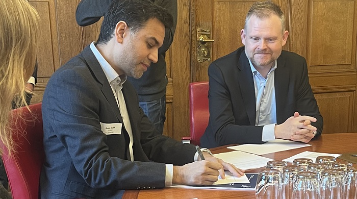 Qasim Shaikh underskriver kontrakt 2026